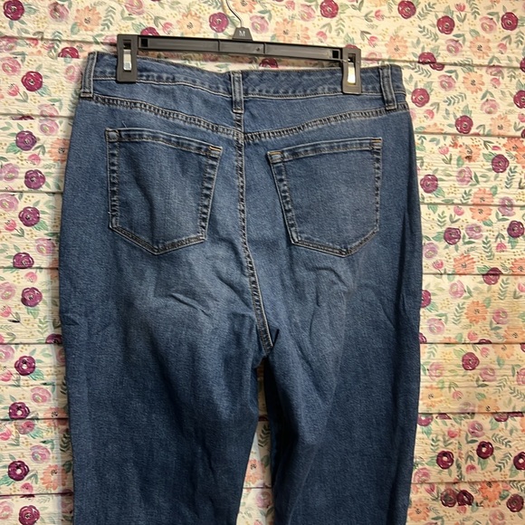 Jeans - Picture 3 of 3